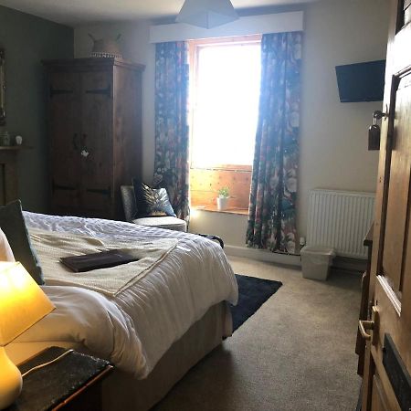 Great Longstone The Hollow Bed And Breakfast المظهر الخارجي الصورة