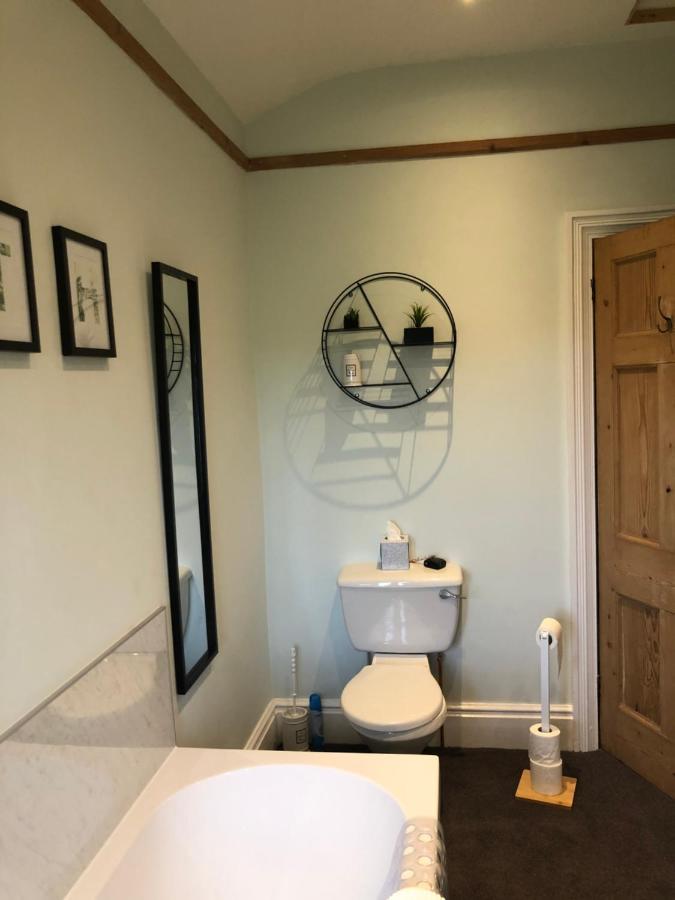 Great Longstone The Hollow Bed And Breakfast المظهر الخارجي الصورة
